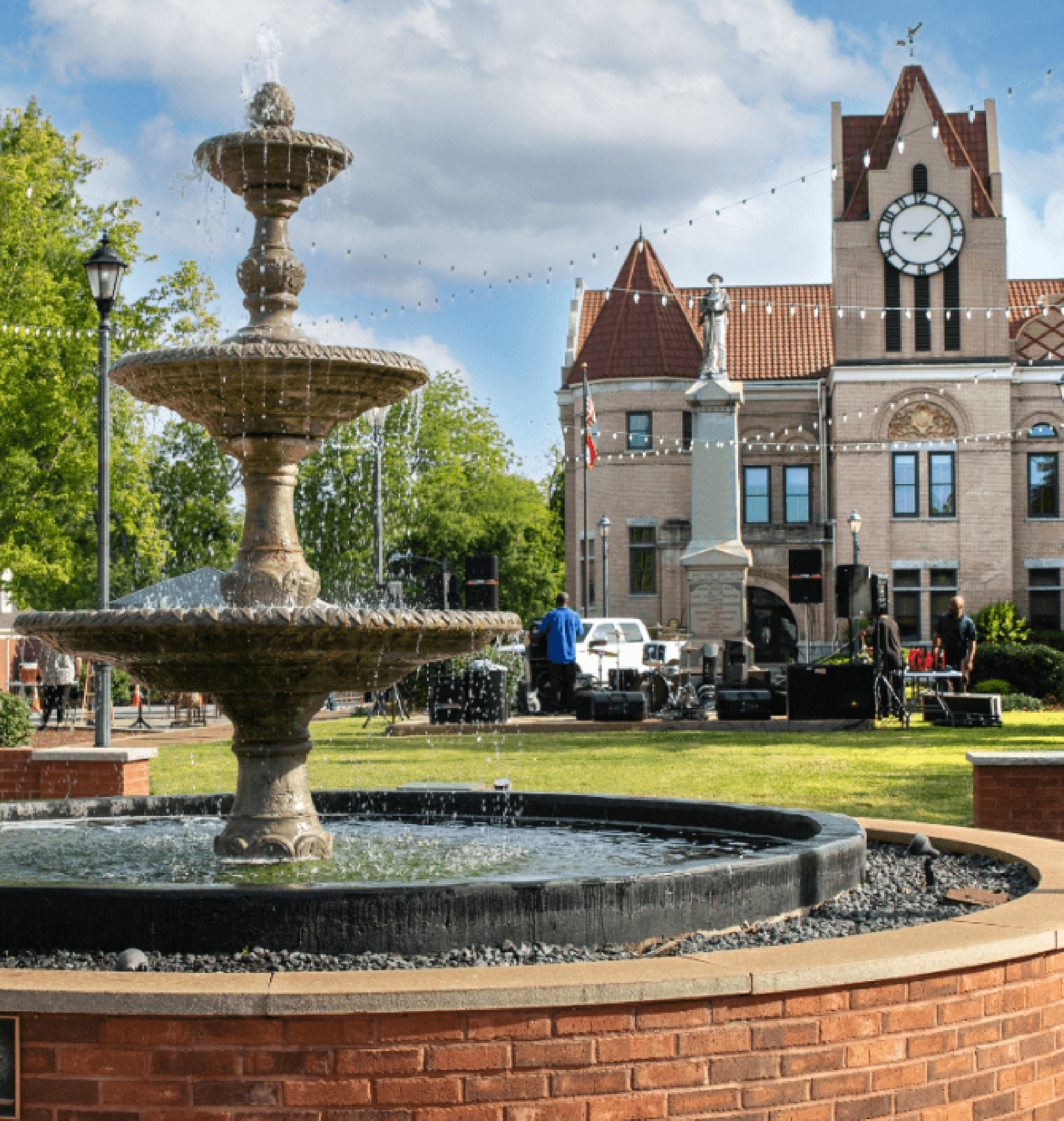Washington, Georgia - Fountain with historic building